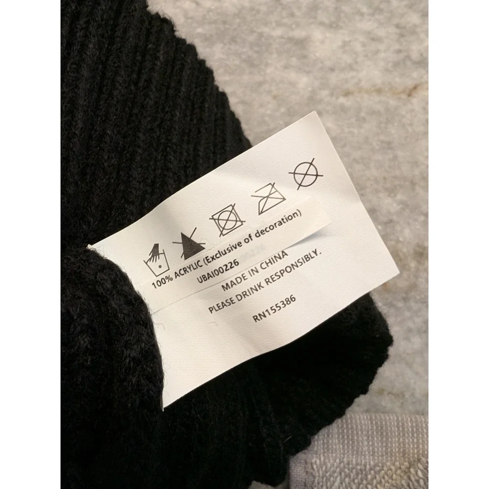 Baileys Irish‎ Cream Liqueur Winter Pom Hat